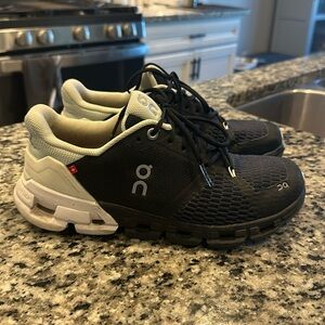 On Running tennis shoes size 7